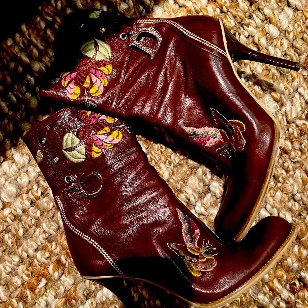 Gorgeous Christian Dior cognac leather embroidered booties.  Size 39.  4” heels.